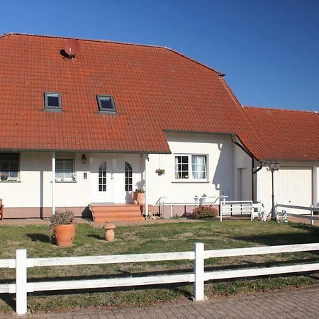 Ruhige Und Gemuetliche Ferienwohnung In Calden Bagian luar foto