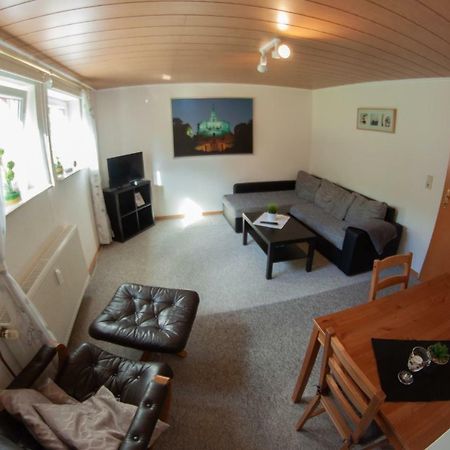 Ruhige Und Gemuetliche Ferienwohnung In Calden Bagian luar foto