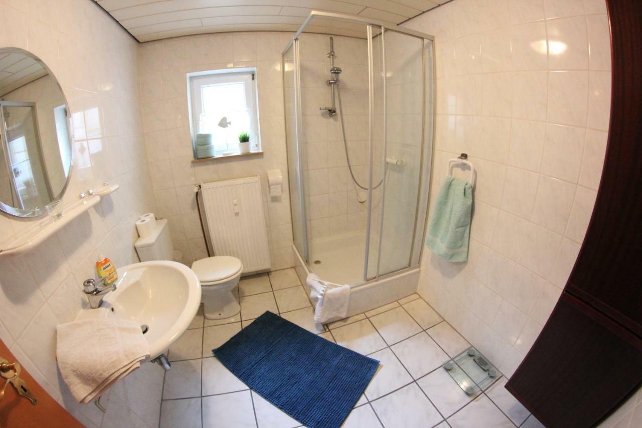 Ruhige Und Gemuetliche Ferienwohnung In Calden Bagian luar foto