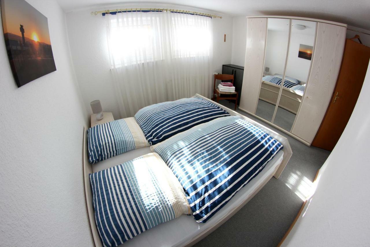 Ruhige Und Gemuetliche Ferienwohnung In Calden Bagian luar foto