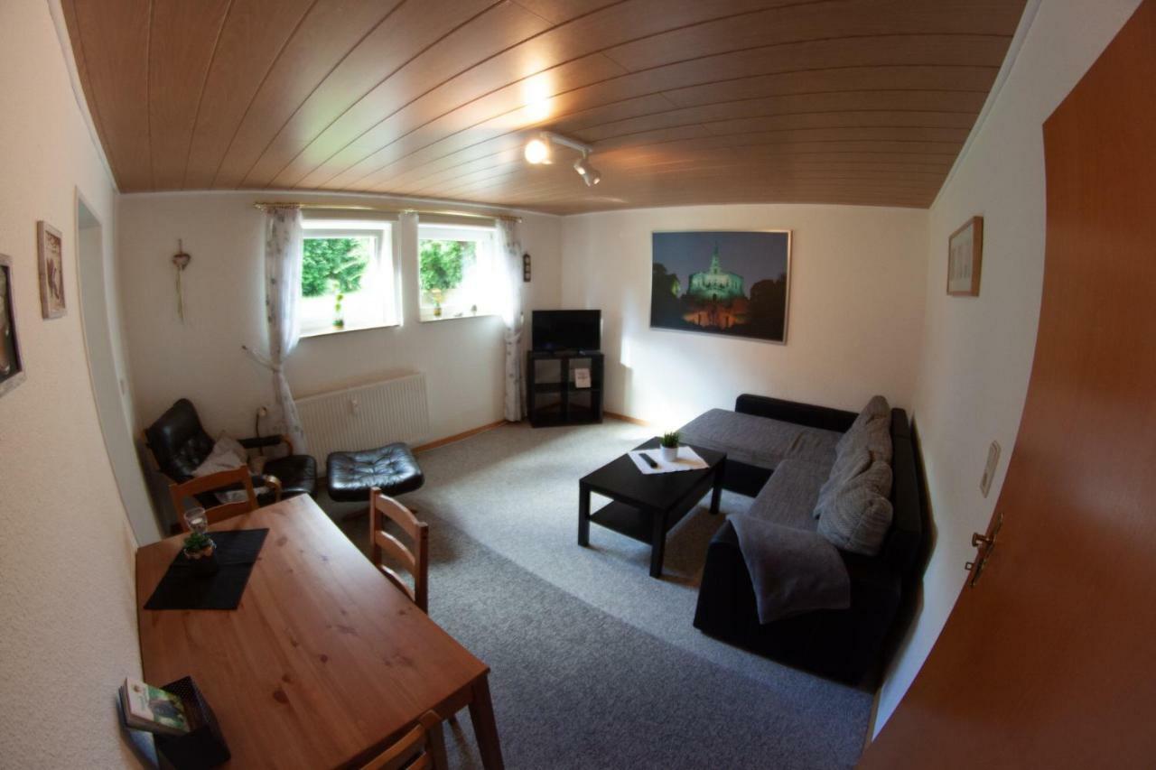 Ruhige Und Gemuetliche Ferienwohnung In Calden Bagian luar foto